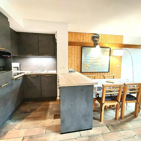 Traditionnel Avec Balcon A Plagne 1800 - Fr-1-351-52 La Plagne